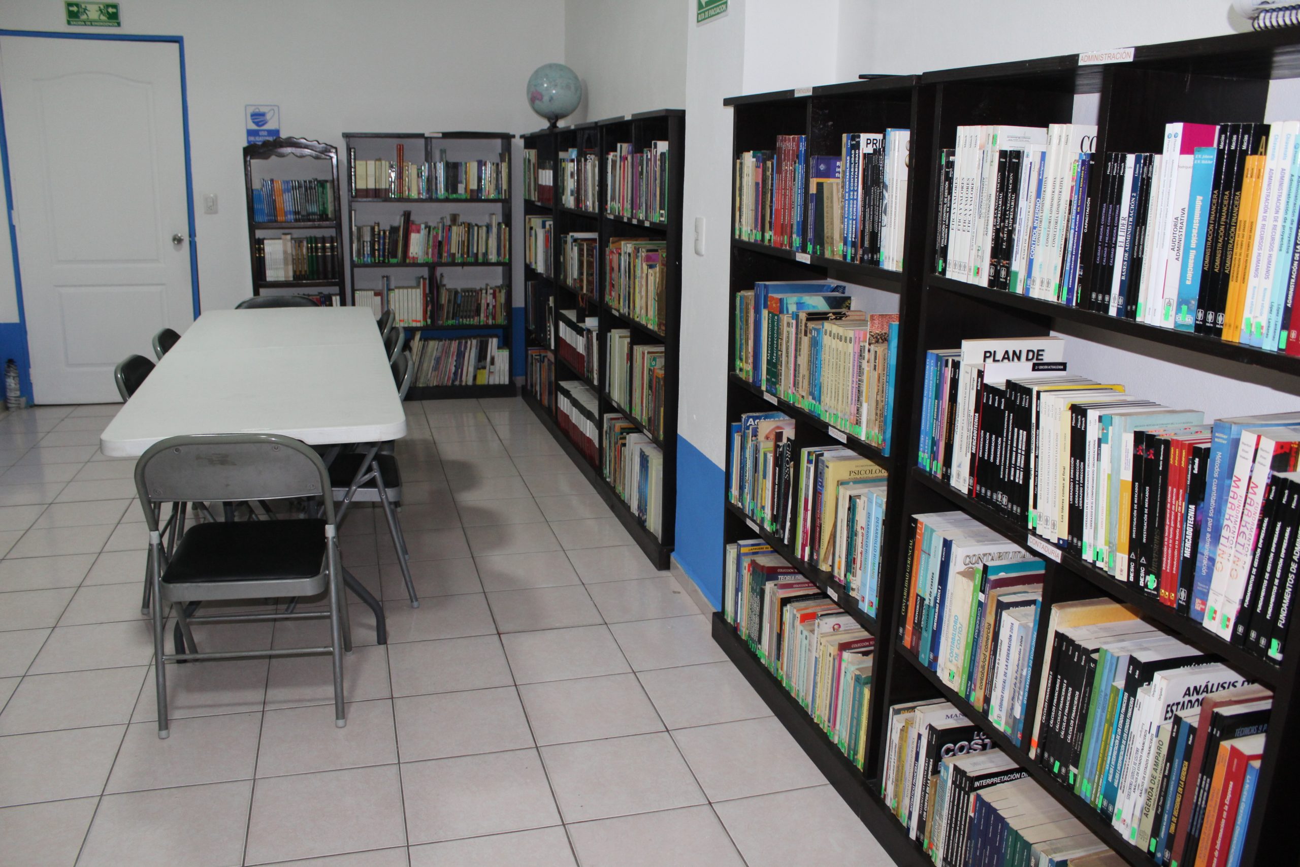 Nuestra biblioteca esta diseñada con información y documentos de cada licenciatura que oferta el Grupo Educativo Pacífico Sur. Desempeña una labor esencial en el fomento de la alfabetización y el aprendizaje, en la cual podrás encontrar las bases para el desarrollo y la custodia del patrimonio cultural y científico universal.